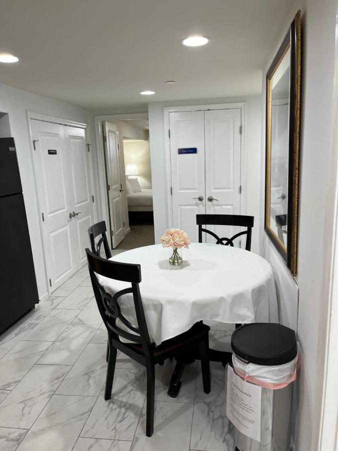 Lovely Remodeled 2Bdrm Basement Home واشنطن المظهر الخارجي الصورة
