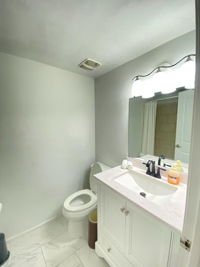 Lovely Remodeled 2Bdrm Basement Home واشنطن المظهر الخارجي الصورة