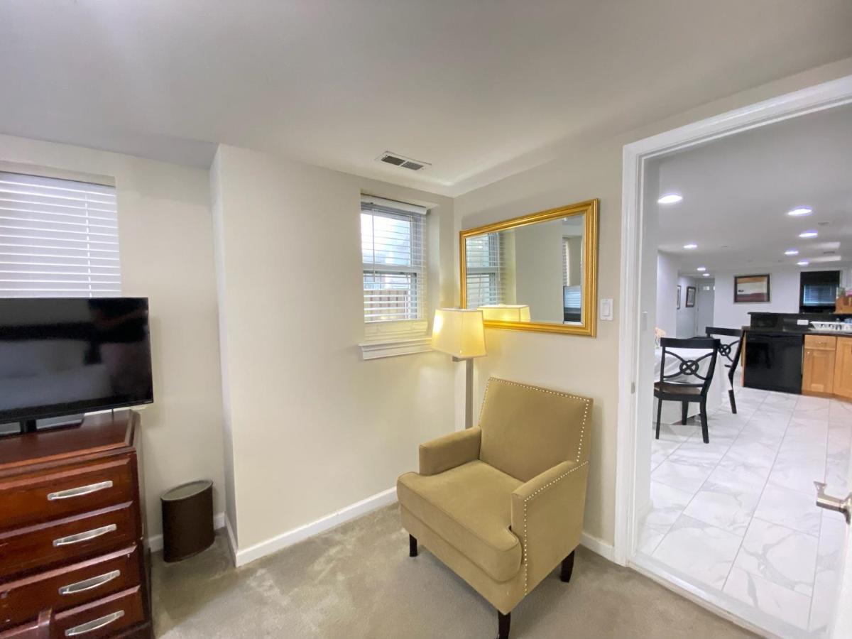 Lovely Remodeled 2Bdrm Basement Home واشنطن المظهر الخارجي الصورة