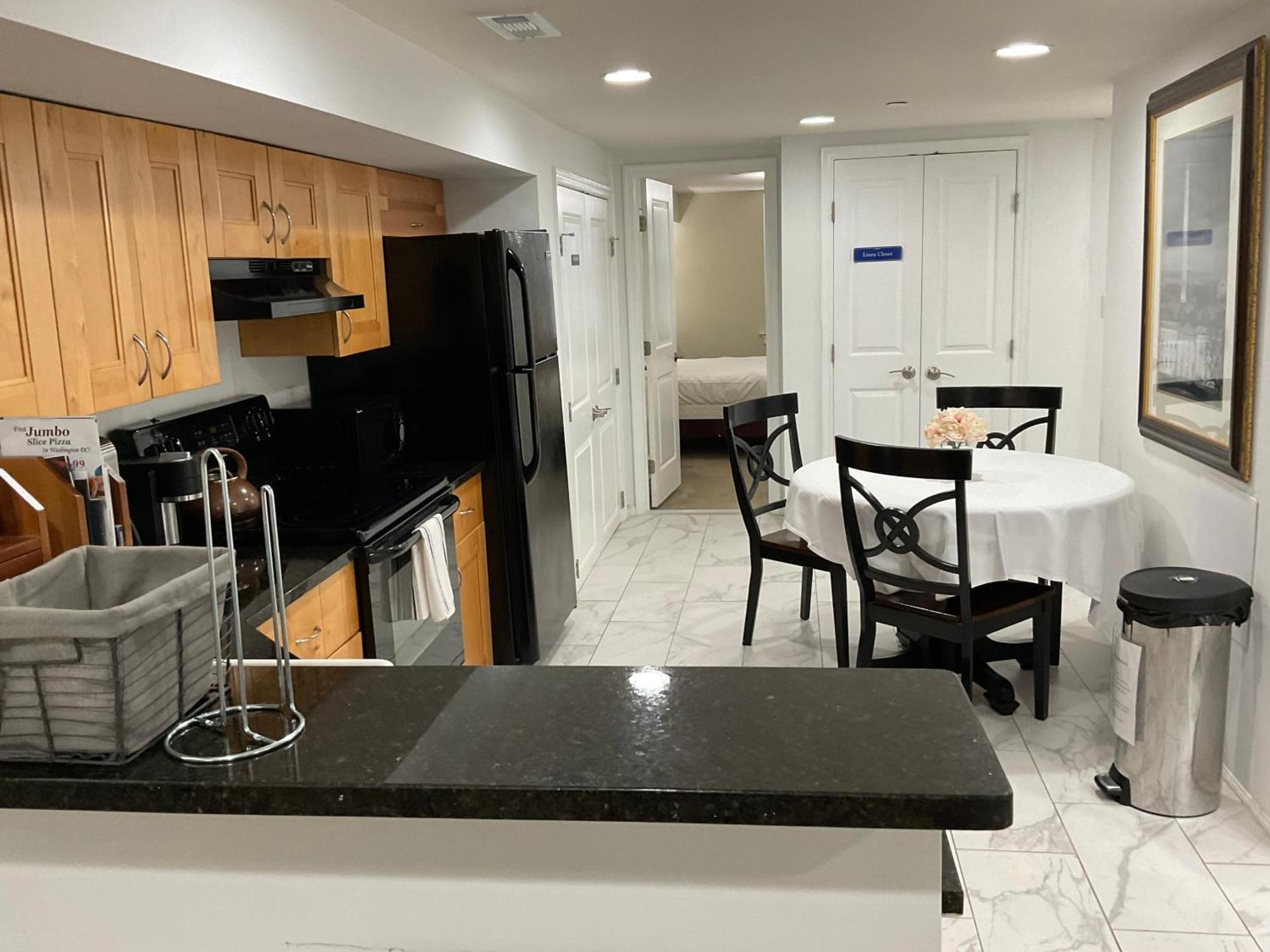 Lovely Remodeled 2Bdrm Basement Home واشنطن المظهر الخارجي الصورة